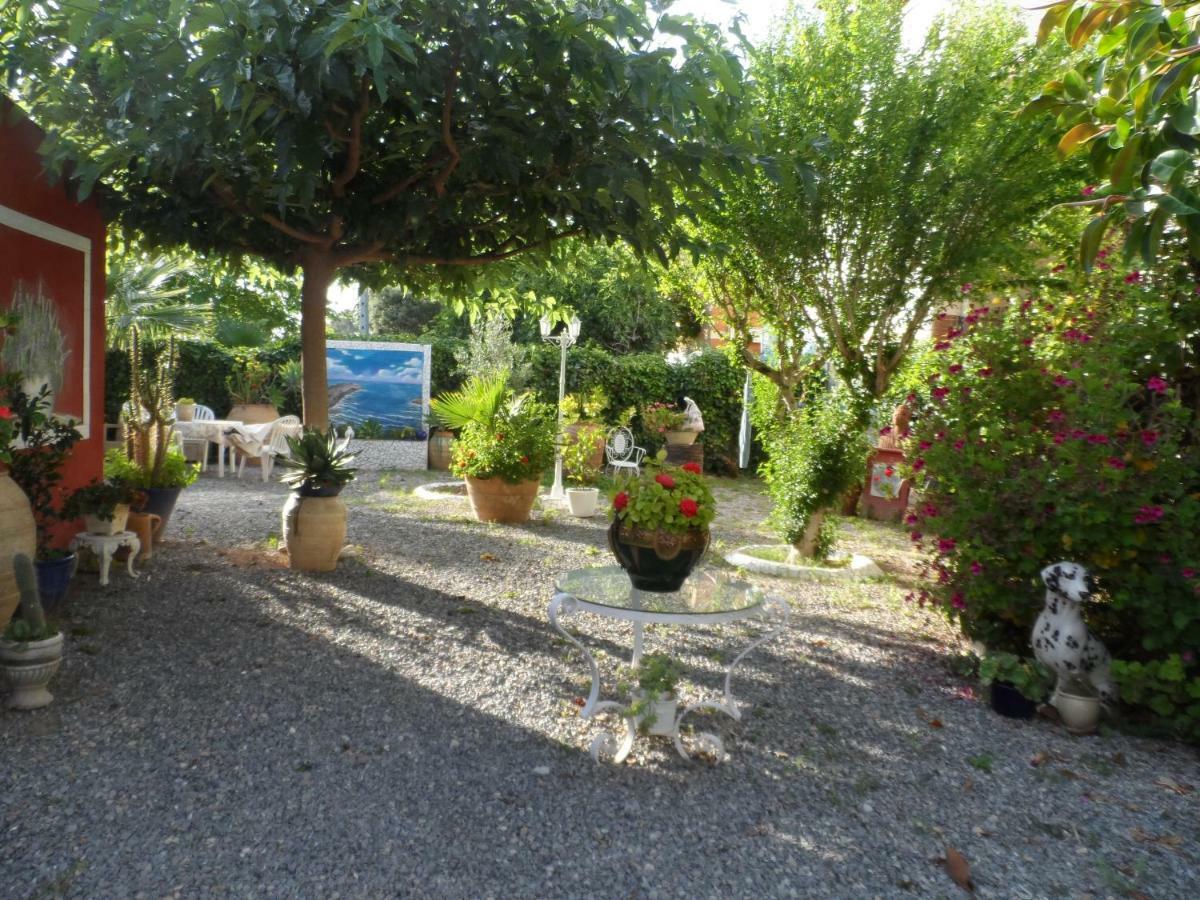 Casa Con Jardin Frente Playa De Burriana Villa Екстериор снимка