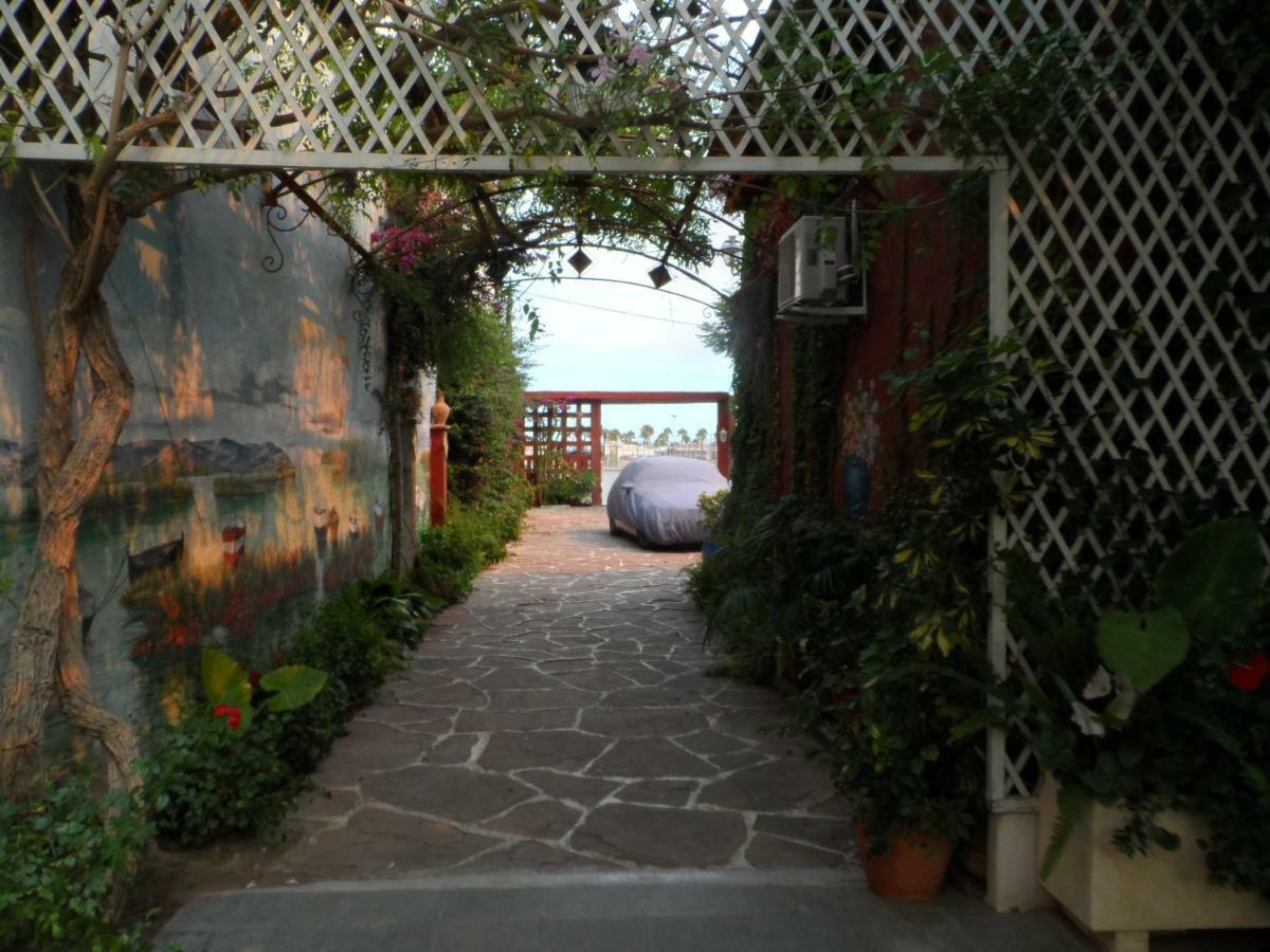 Casa Con Jardin Frente Playa De Burriana Villa Екстериор снимка